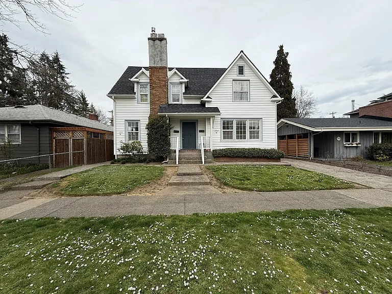 777 W 10th Ave #A — Photo 2