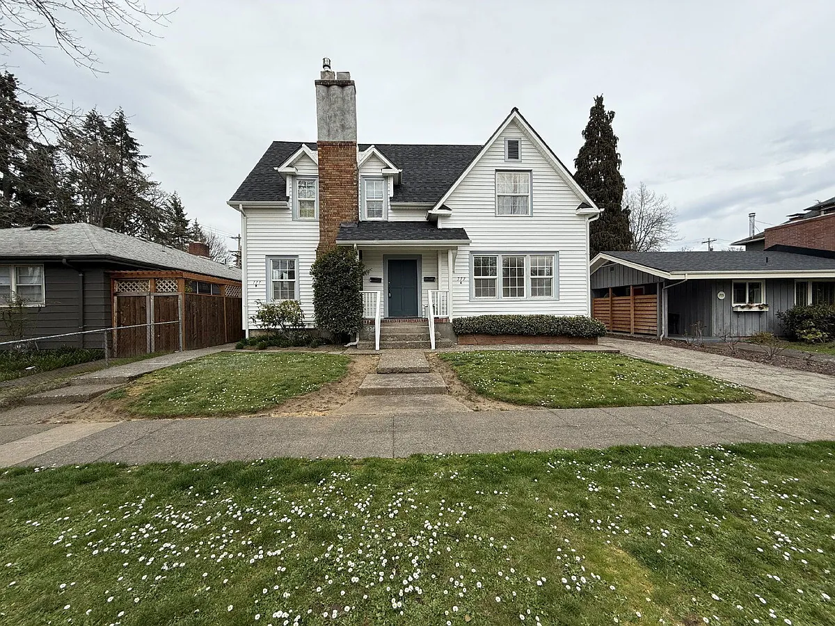 Building Photo - 777 W 10th Ave #A