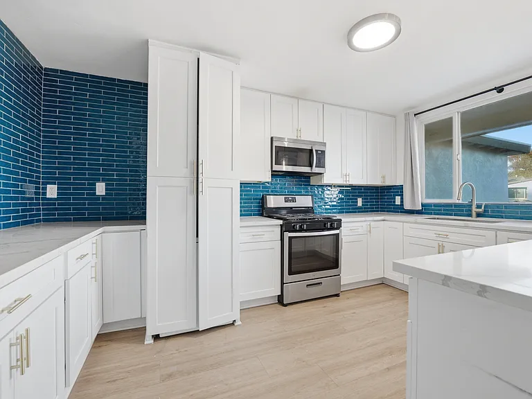 740 Cotton St — Photo 3