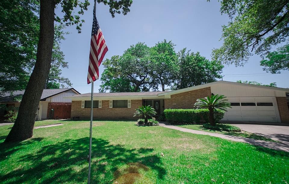 1st image of 10143 Brinwood Dr