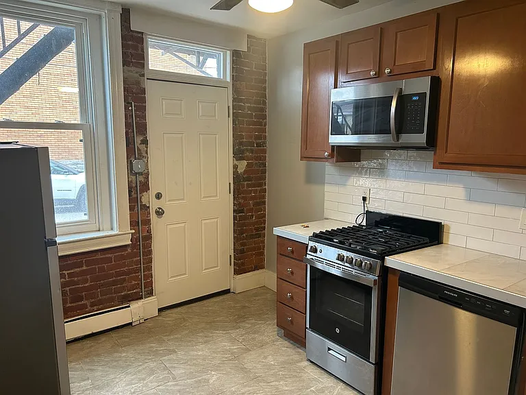 530 N Euclid Ave — Photo 1