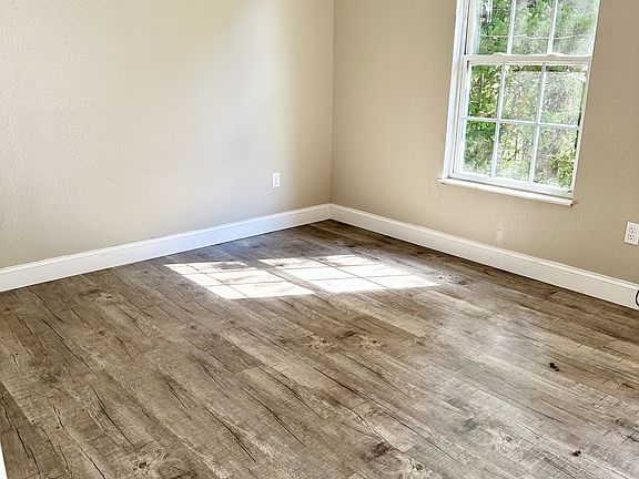 Very spacious bedroom!