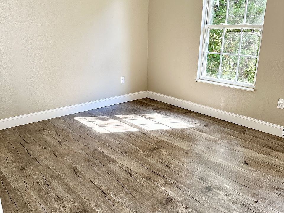 Very spacious bedroom!