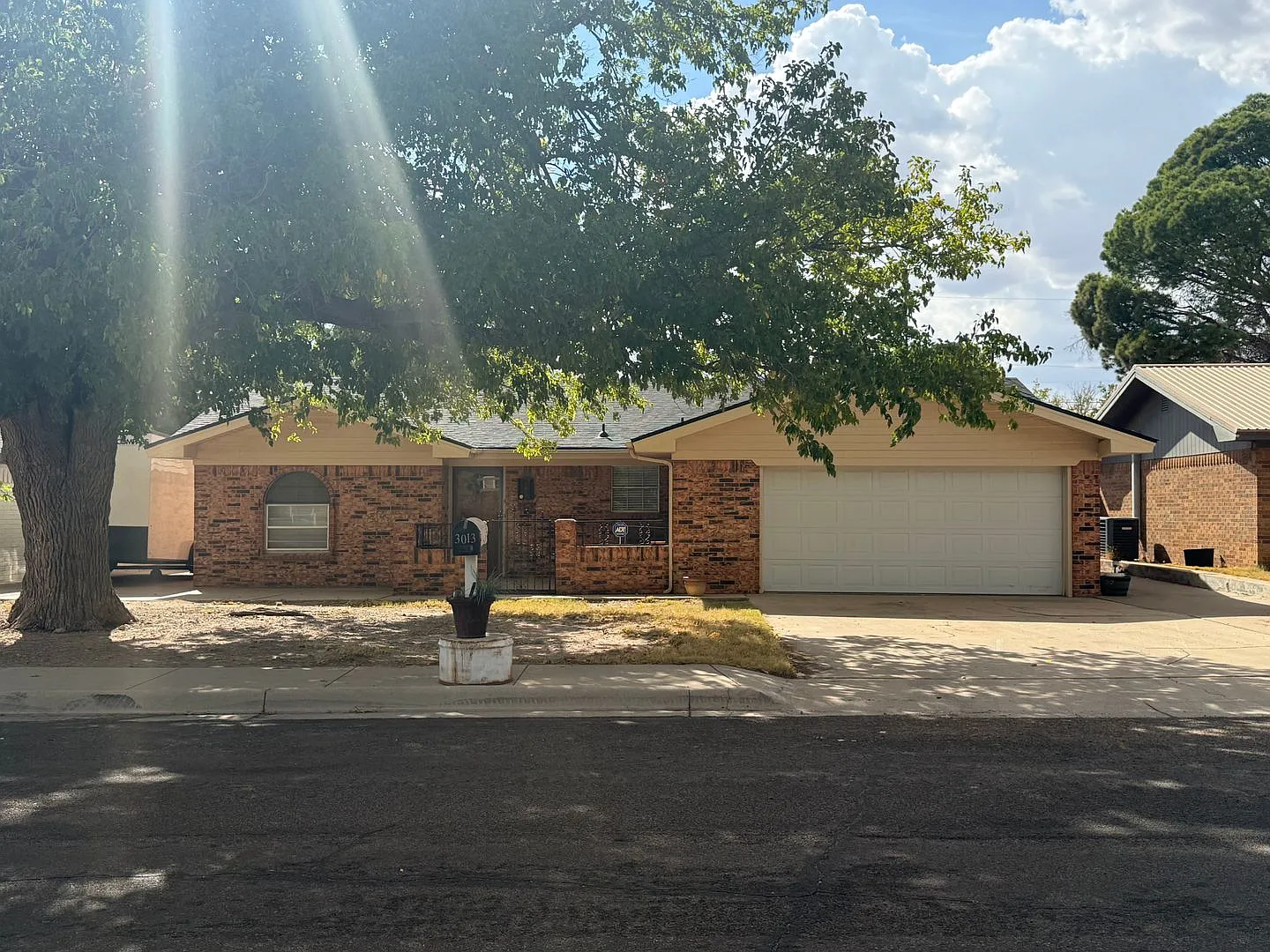 3013 N. Gantt — Photo 1