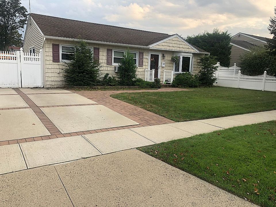 1st image of 317 Anchor Ave