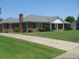 9001 Denington Dr, Hurstbourne, KY 40222