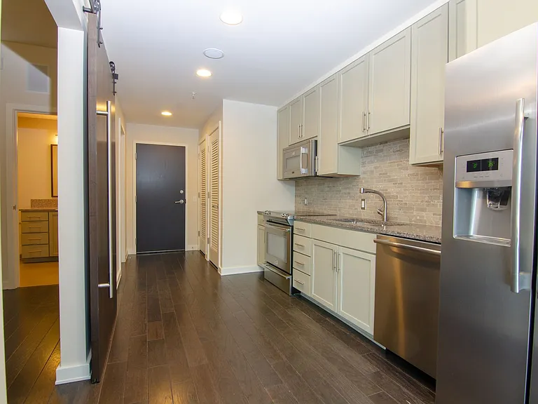 1212 Laurel St #1512 — Photo 9