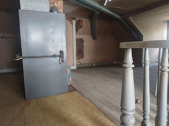 Walk up attic