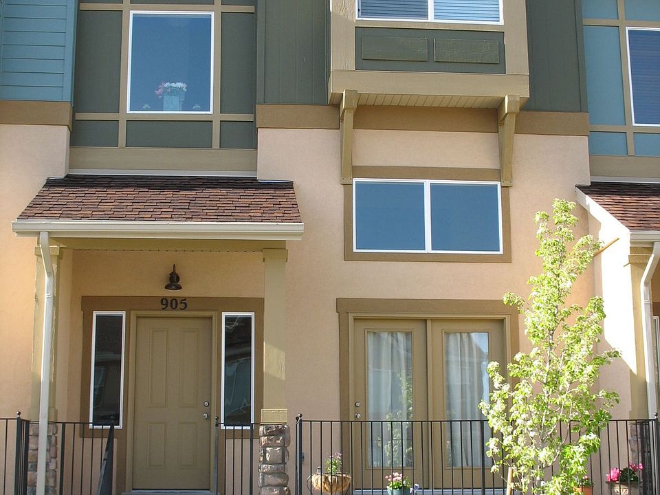 Front view of home