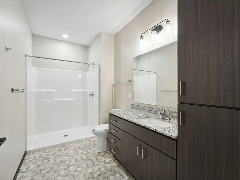 415 Hickory Dr — Photo 10