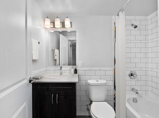 4979 Bathurst St #517, Toronto, ON M2R1Y4