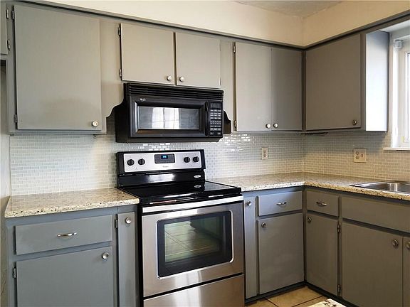 2nd image of 129 SW 64th Ter