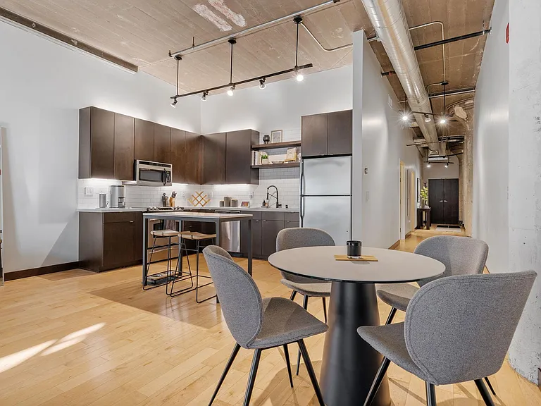 618 Washington Ave N #306 — Photo 2
