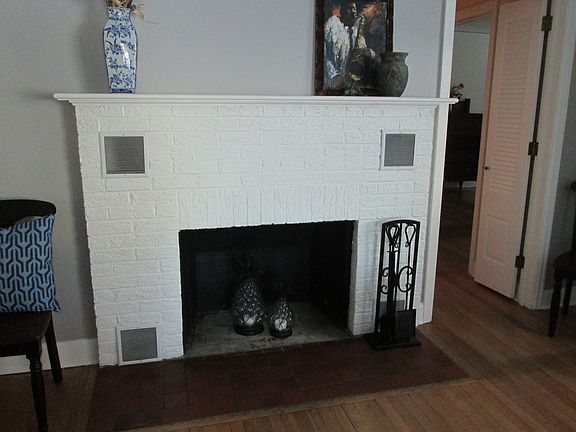 4th image of 1335 East Broadway
