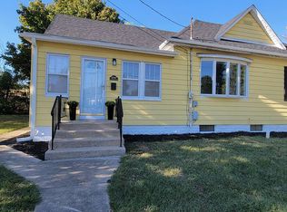 1021 E Main St, Staunton, IL 62088