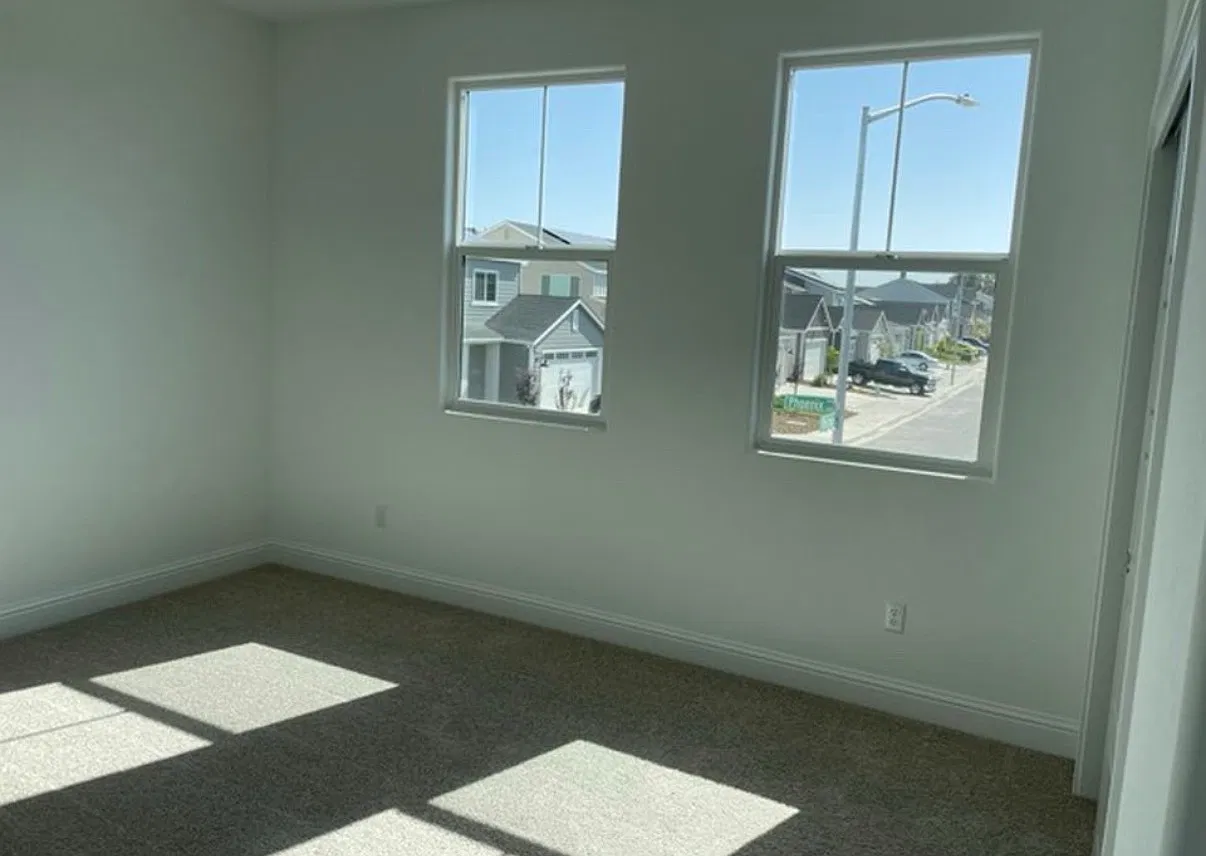 4 bed, 2086 sqft, $2,800 — Photo 4