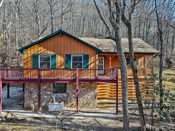 1124 Kyles Creek Rd, Hendersonville, NC 28792