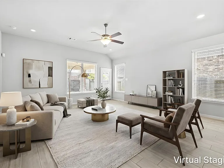 9811 Camellia Gardens Dr — Photo 4
