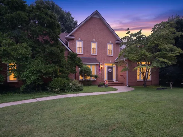 108 Fairways Blvd N, Tullahoma, TN 37388