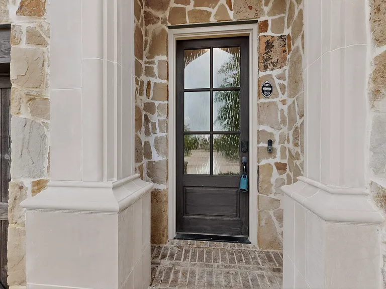 5901 The Esplanade Dr — Photo 6
