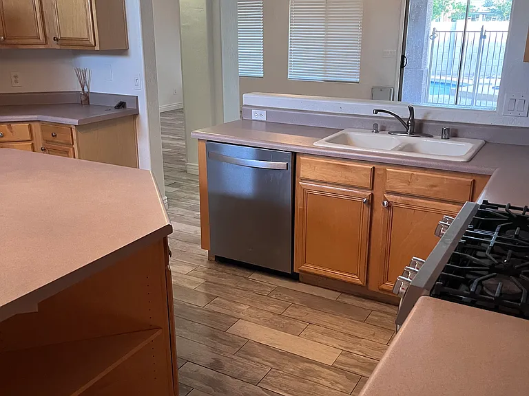 221 E Arabian Dr — Photo 4