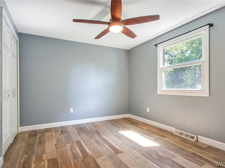 235 Robert Dr #LEFT SIDE — Photo 14