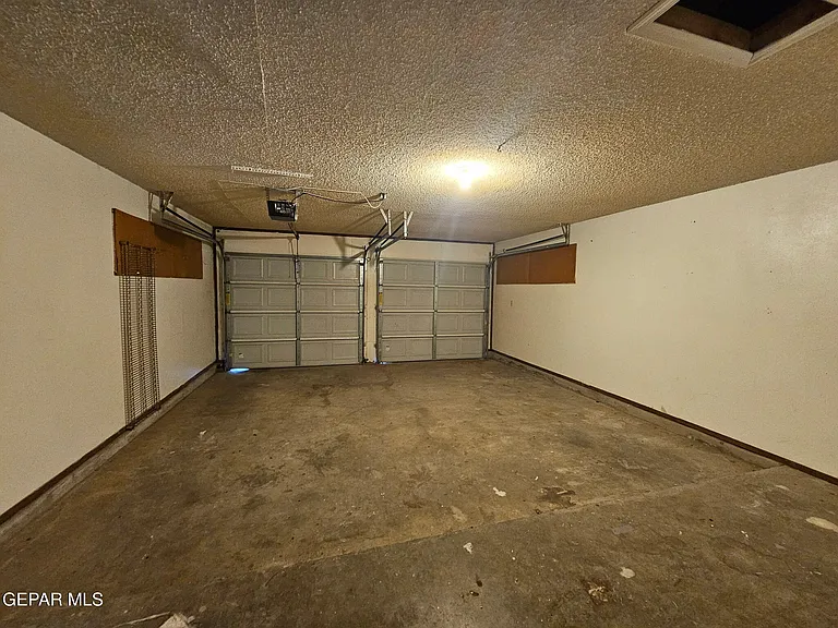 10604 Pleasant Hill Dr — Photo 13