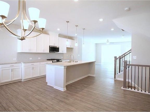4th image of 2237 Pink Hawthorn Dr