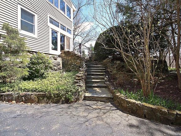 3rd image of 98B Morningside Dr
