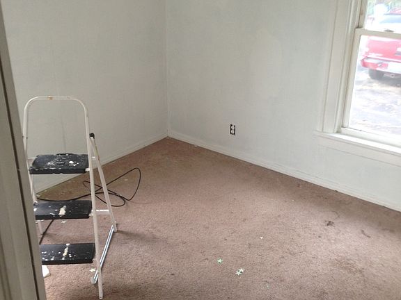 4th image of 28 N Orchard Ave