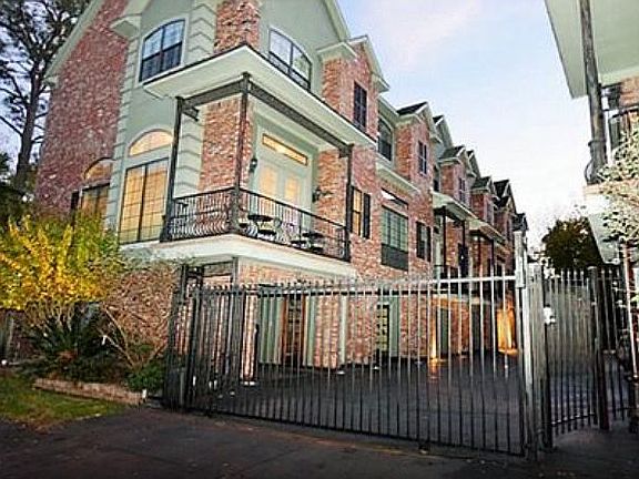 2nd image of 2352 Camden Dr APT C