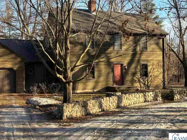 959 Kingsway Dr, Le Sueur, MN 56058