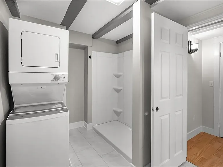 474 Thames St #1-R — Photo 8