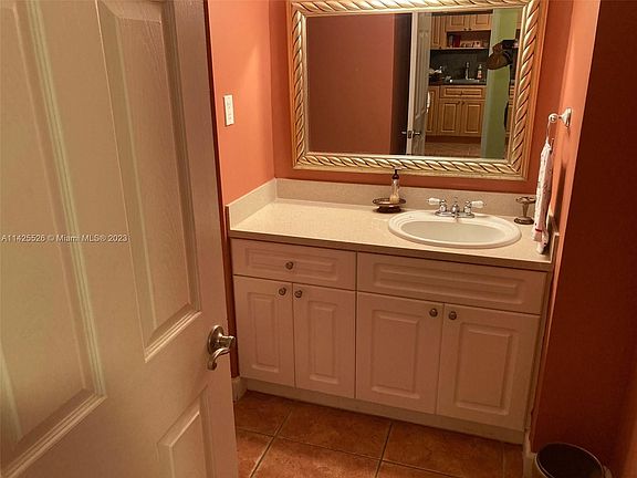 5th image of 18011 Biscayne Blvd APT 1203