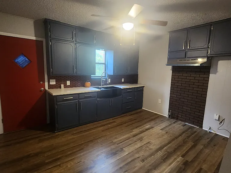 415 S 5th St — Photo 5