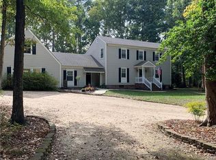20049 Oak River Dr, South Chesterfield, VA 23803