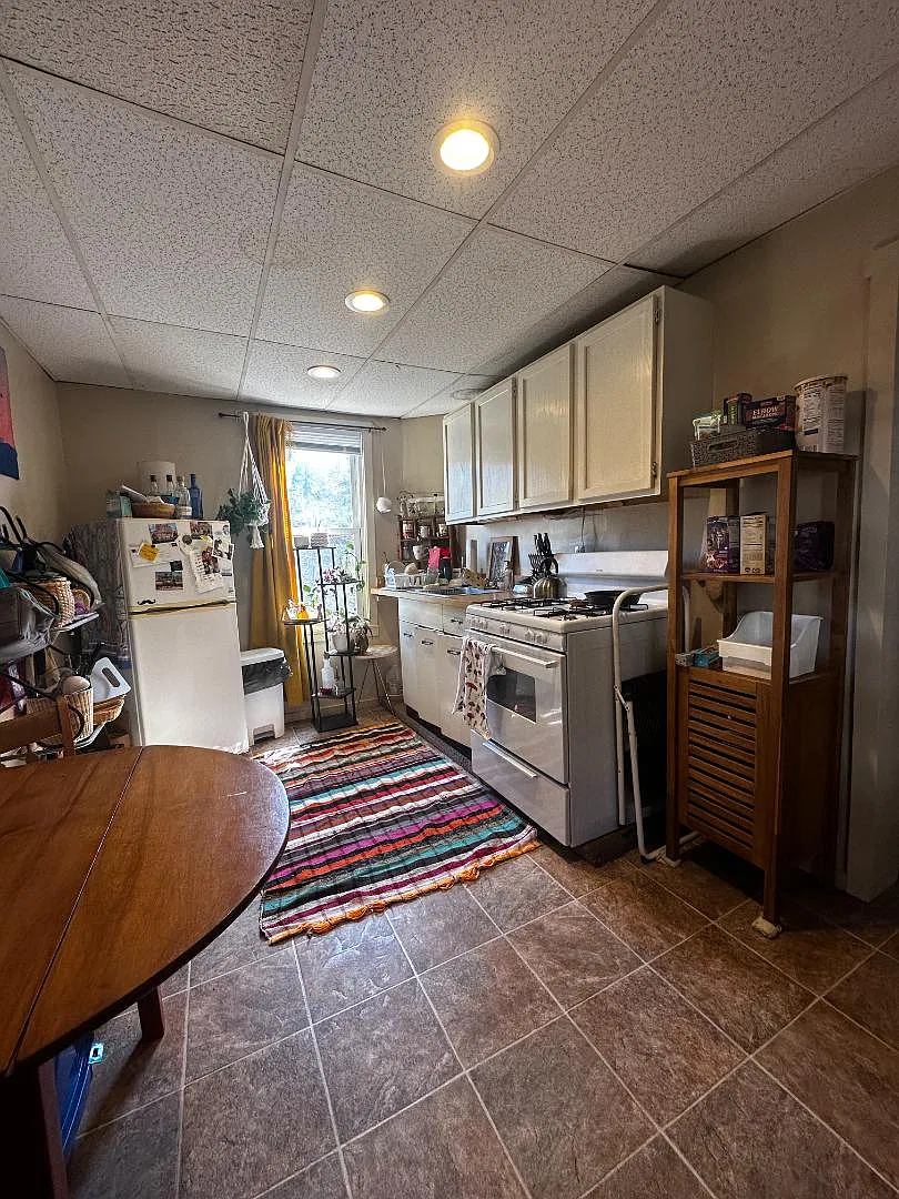 320 Stewart Street - Unit B — Photo 1