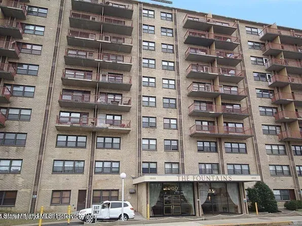 1000 Clove Rd APT 3G, Staten Island, NY 10301