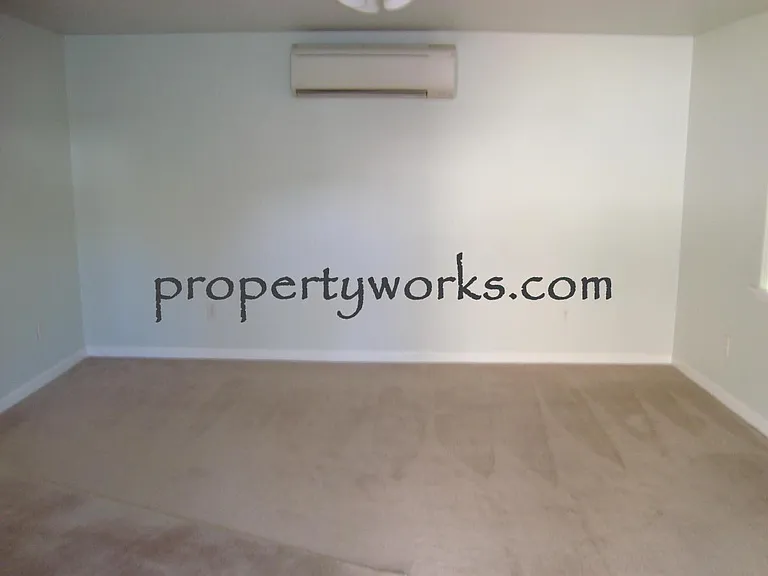 1721 Montana Ave — Photo 2