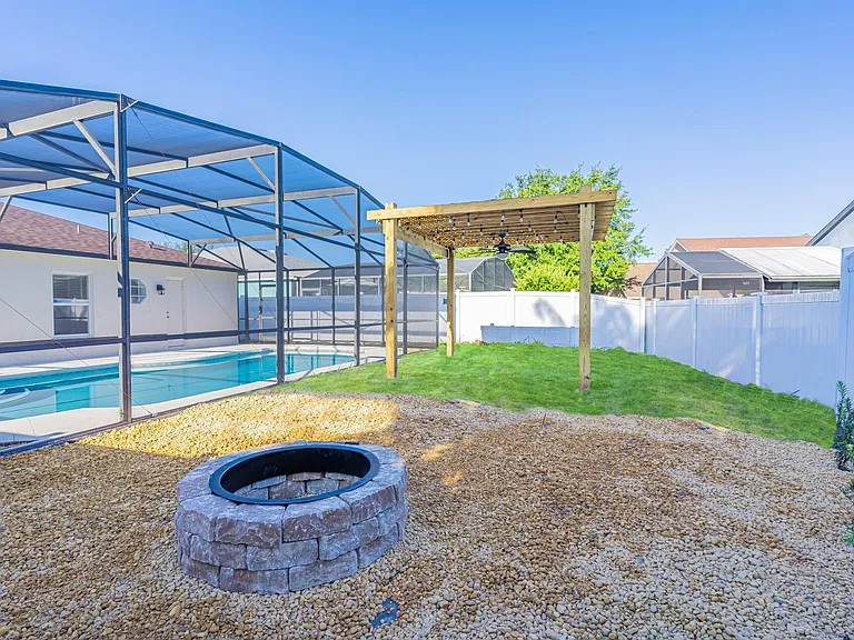 11318 Carabelee Cir — Photo 30