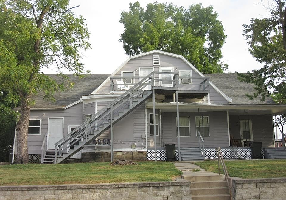 1st image of 608 N Elson St