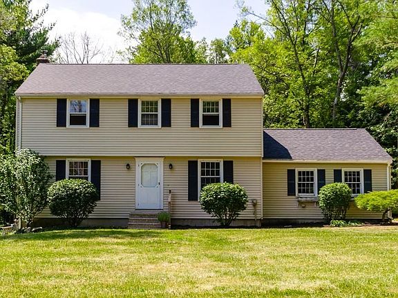 2nd image of 14 Hilltop Cir
