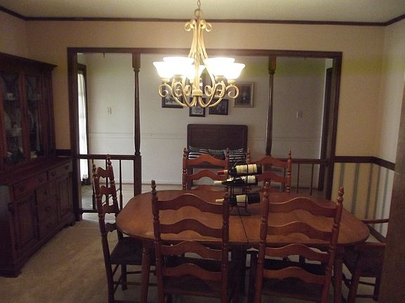 4th image of 303 W Governor Miro Dr