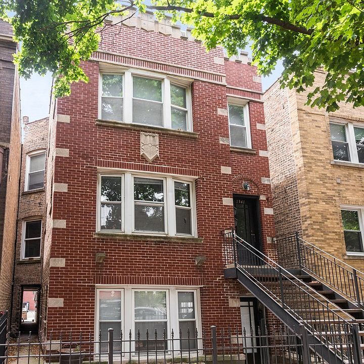 1st image of 1341 W Wrightwood Ave