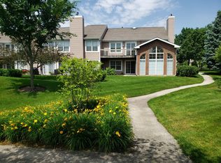913 Happfield Dr, Arlington Heights, IL 60004