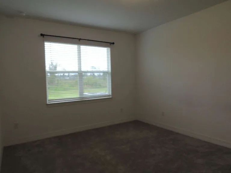 3916 N Maryland Ave — Photo 18