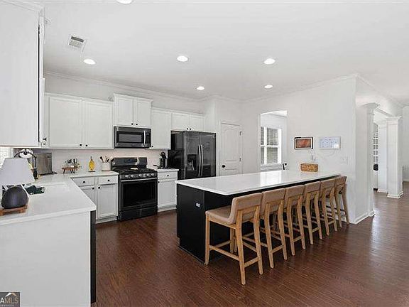 3rd image of 1675 Cedar Mill Ct