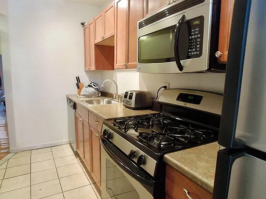 Rented by Space Real Estate | media 42