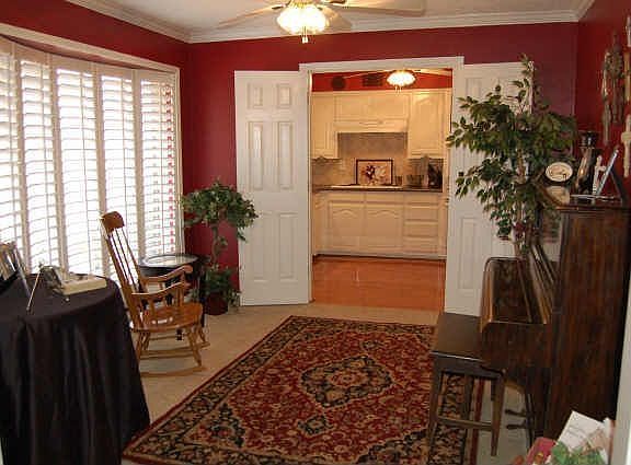 4th image of 2505 Evergreen Dr