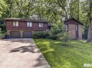 3804 W Bluffs Rd, Springfield, IL 62711